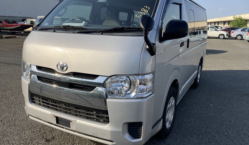 
								Toyota Hiace full									