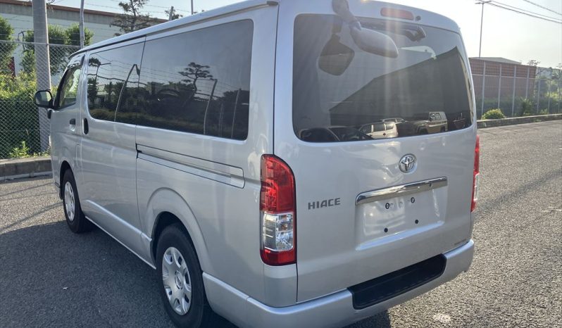 
								Toyota Hiace full									