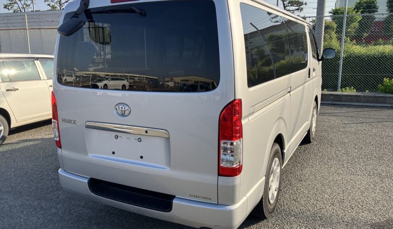 
								Toyota Hiace full									