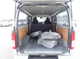 
										Toyota Hiace full									