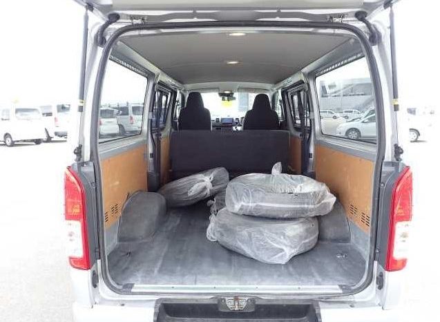 
								Toyota Hiace full									