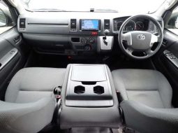 
										Toyota Hiace full									