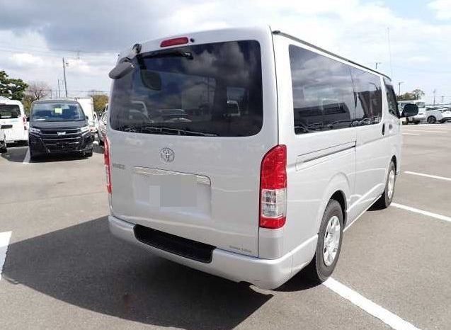 
								Toyota Hiace full									