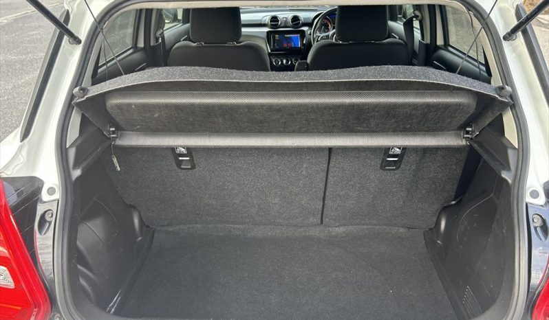 
								Suzuki Swift full									