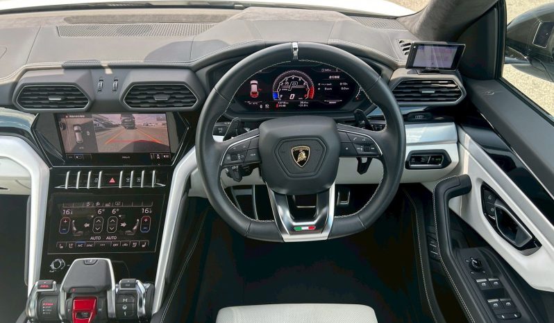 
								Lamborghini Urus full									