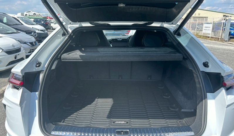 
								Lamborghini Urus full									