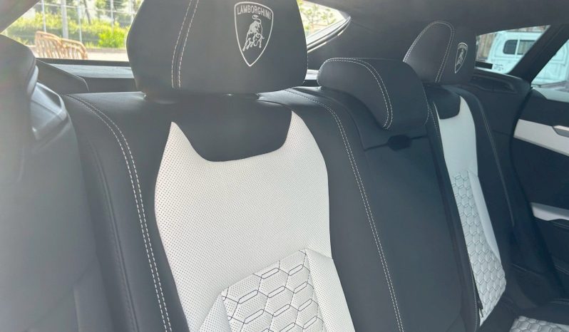 
								Lamborghini Urus full									
