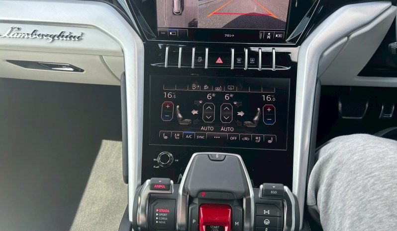 
								Lamborghini Urus full									