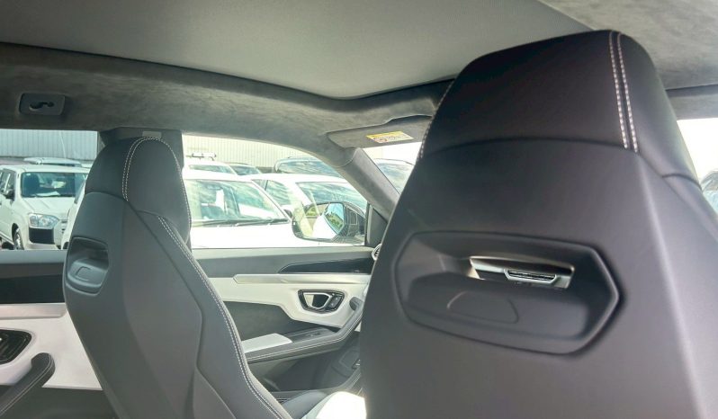 
								Lamborghini Urus full									