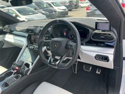 
										Lamborghini Urus full									
