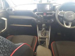 
										Nissan Rocky full									