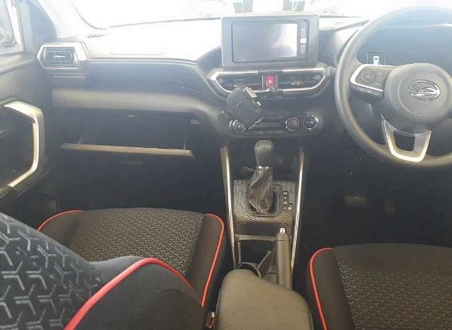 
								Nissan Rocky full									