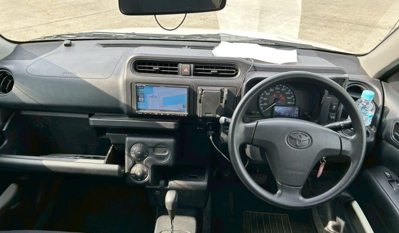
								Toyota Probox (Hybrid) full									