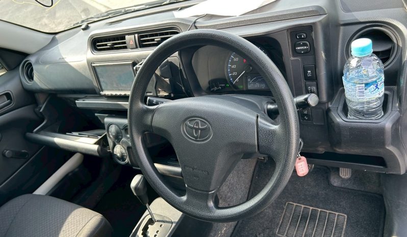 
								Toyota Probox (Hybrid) full									