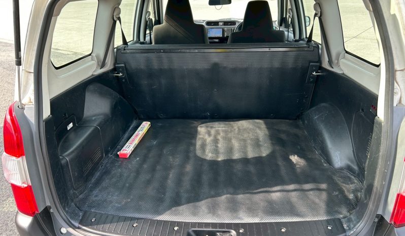 
								Toyota Probox (Hybrid) full									