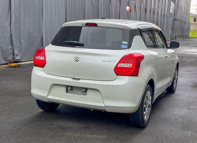 
								Suzuki Swift full									