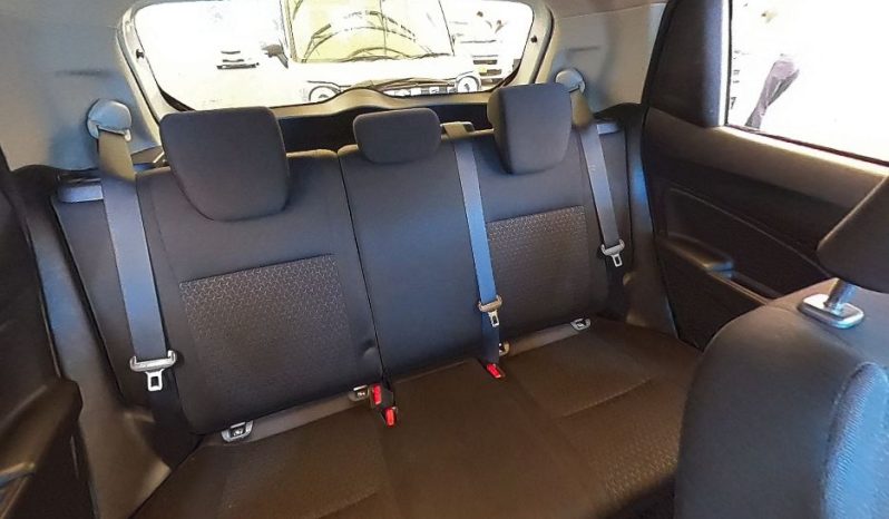 
								Suzuki Swift full									
