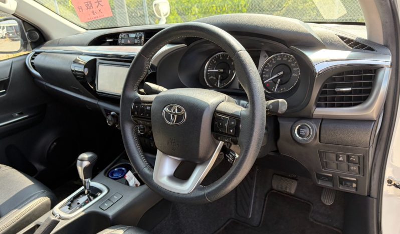 
								Toyota Hilux full									