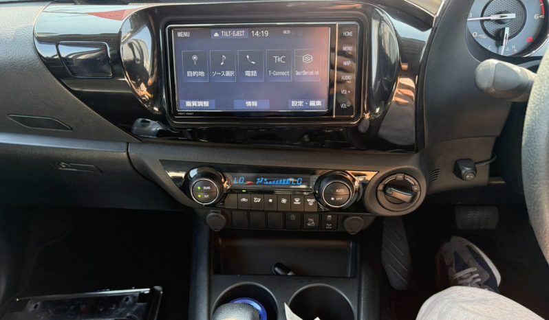 
								Toyota Hilux full									