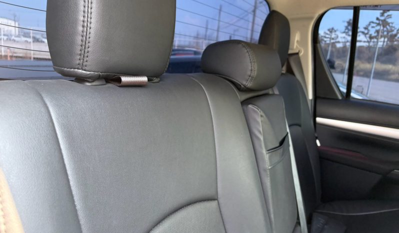 
								Toyota Hilux full									