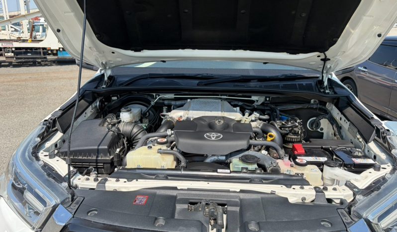 
								Toyota Hilux full									