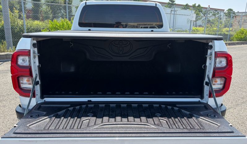 
								Toyota Hilux full									