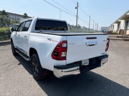 
										Toyota Hilux full									