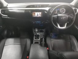 
										Toyota Hilux full									