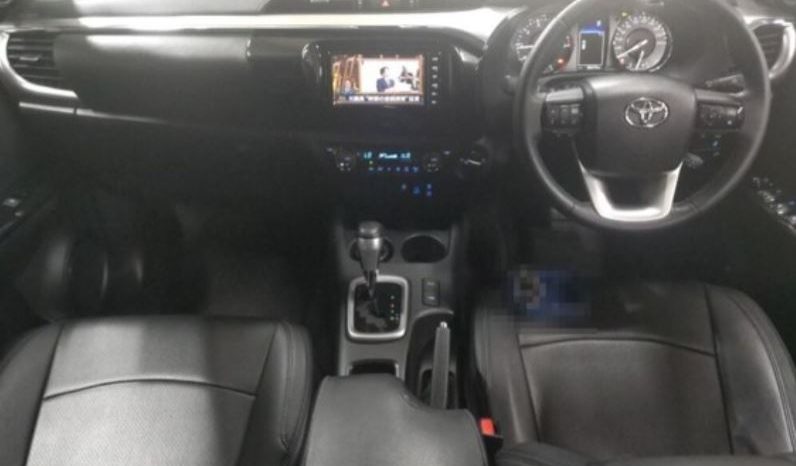 
								Toyota Hilux full									