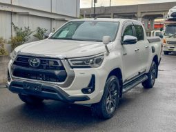 
										Toyota Hilux full									