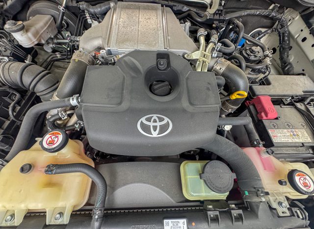 
								Toyota Hilux full									