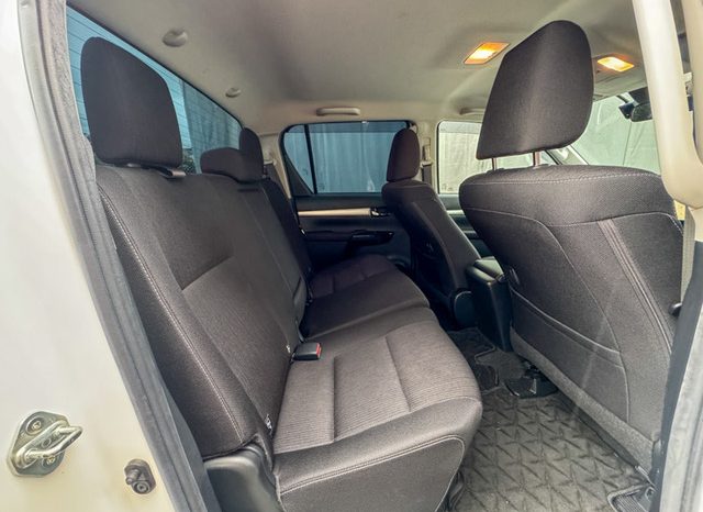 
								Toyota Hilux full									