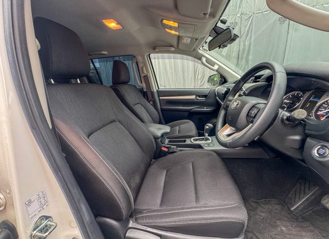 
								Toyota Hilux full									