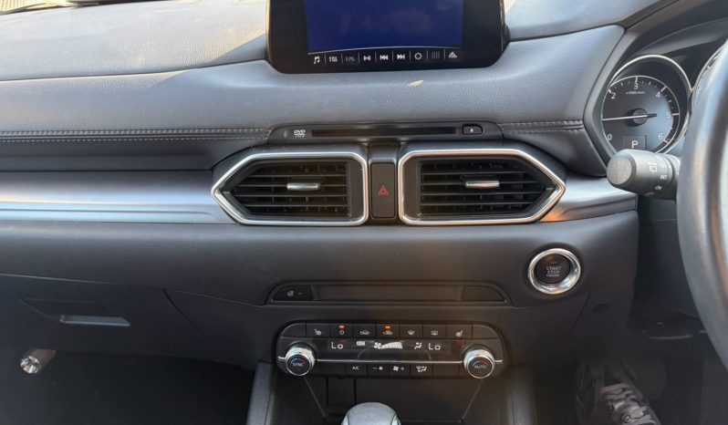 
								Mazda CX-5 full									