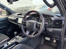 
										Toyota Hilux full									