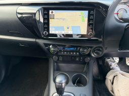 
										Toyota Hilux full									
