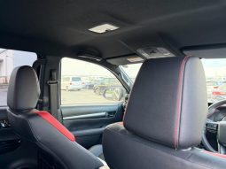 
										Toyota Hilux full									