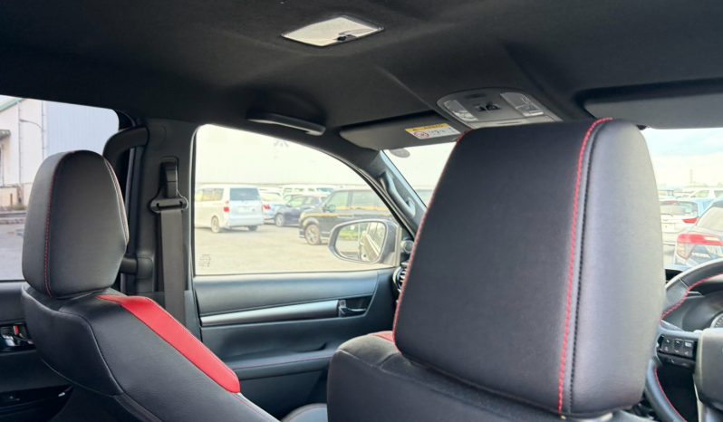 
								Toyota Hilux full									