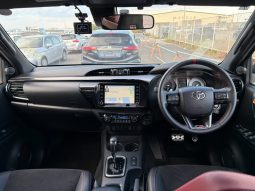
										Toyota Hilux full									