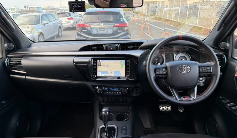 
								Toyota Hilux full									
