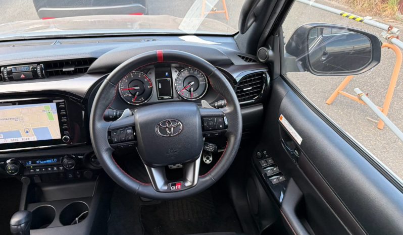 
								Toyota Hilux full									