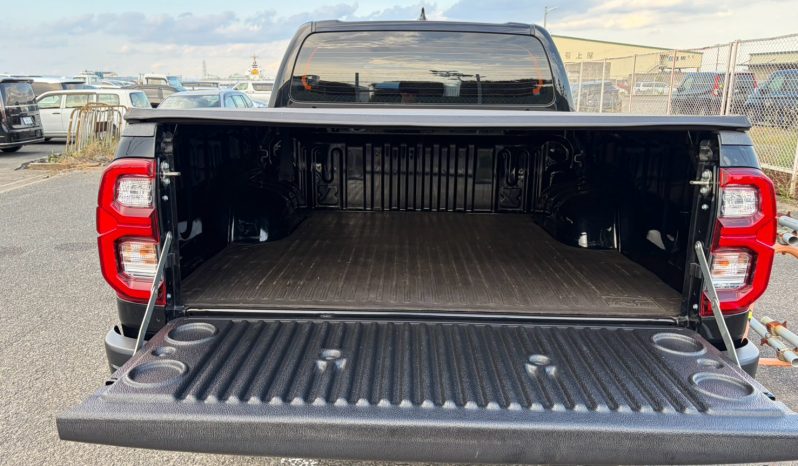 
								Toyota Hilux full									