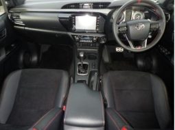 
										Toyota Hilux full									