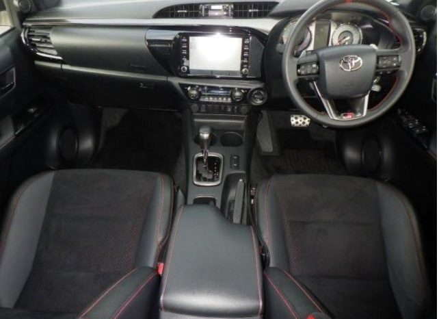 
								Toyota Hilux full									