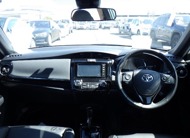 
								Toyota Fielder full									