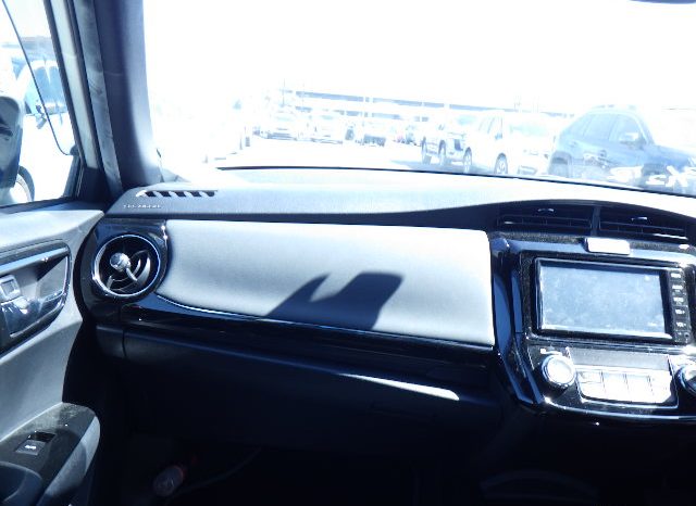 
								Toyota Fielder full									