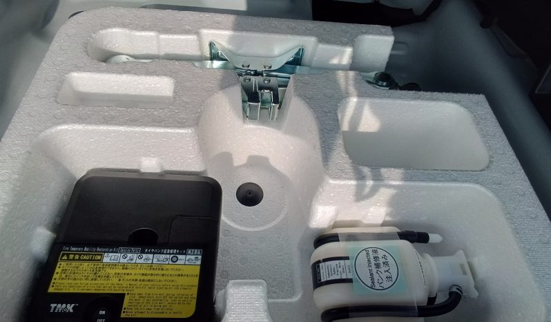 
								Toyota Fielder full									