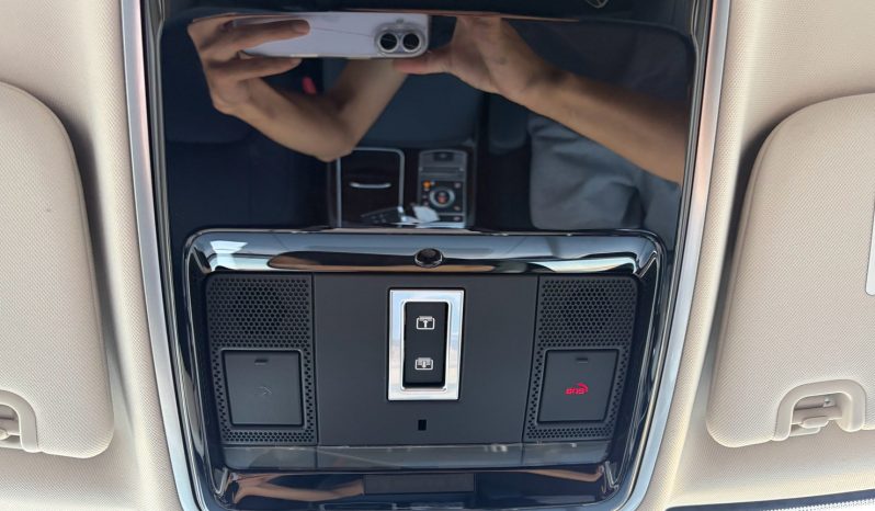 
								Range Rover Vogue full									
