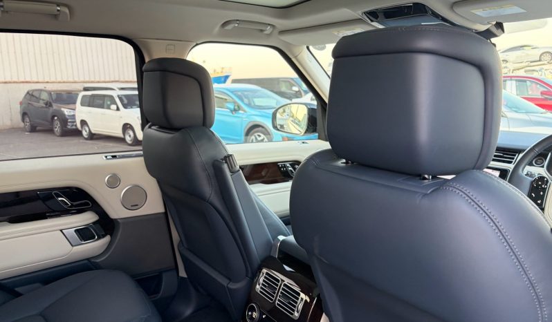 
								Range Rover Vogue full									