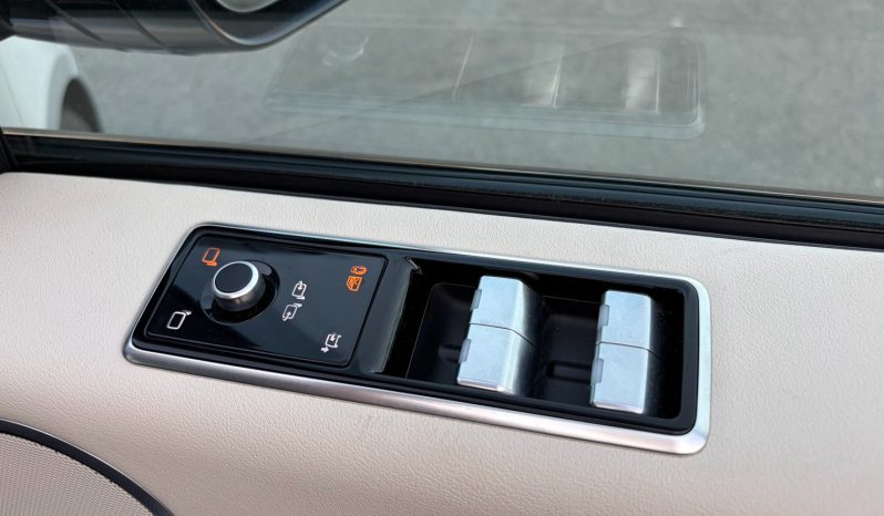 
								Range Rover Vogue full									